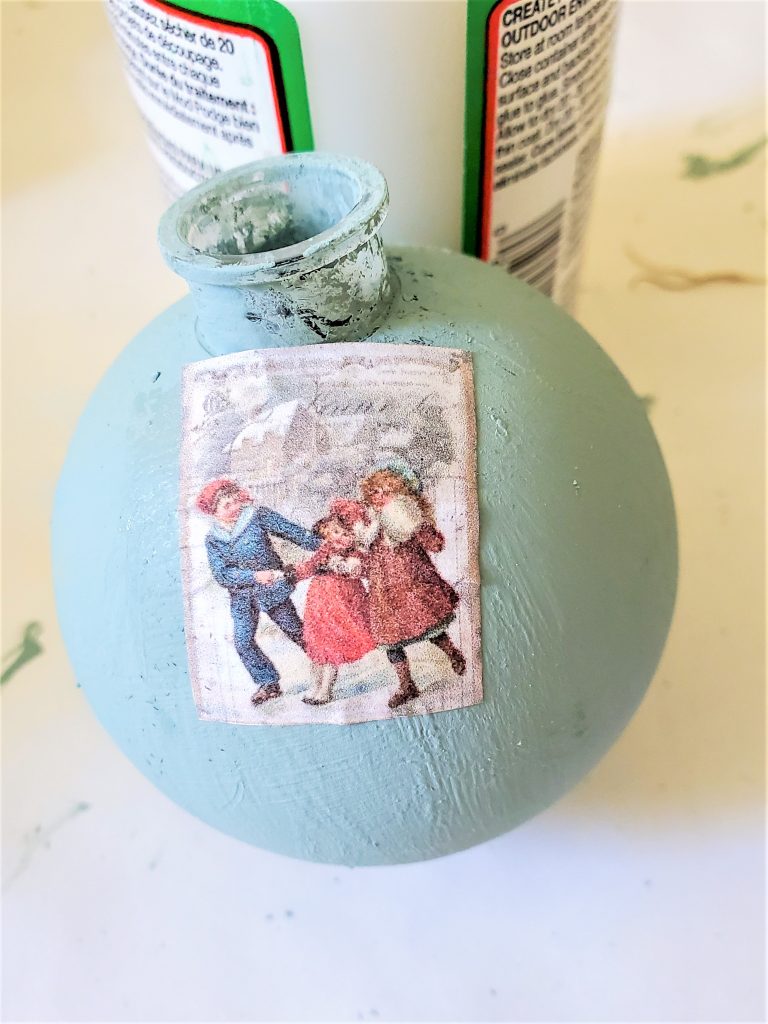 first-image-added-easy-decoupage-Christmas-ornaments-DIY