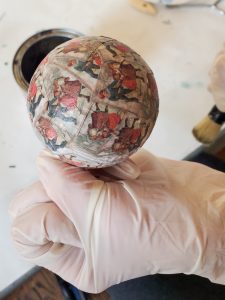 showing-details-decoupage-ornament