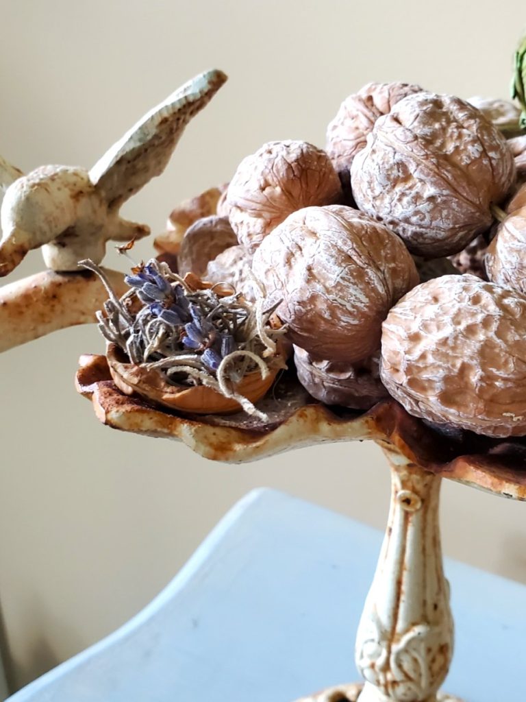dried-lavender-walnut-shell-half