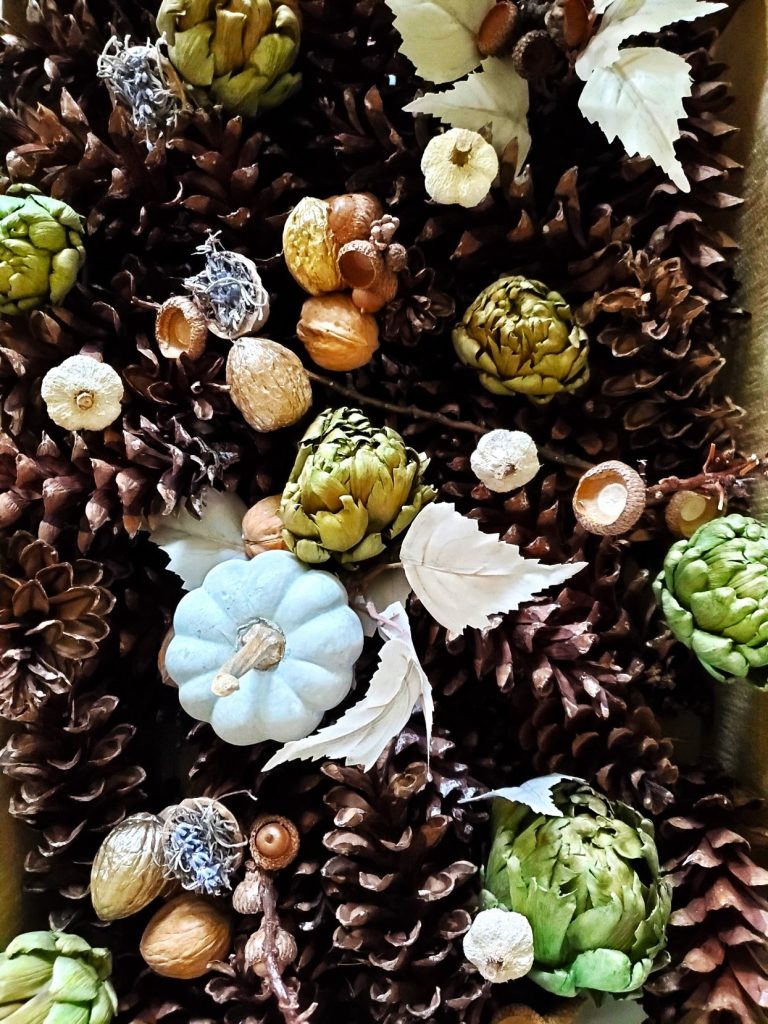 overhead-shot-tray-filled-with-fall-decor