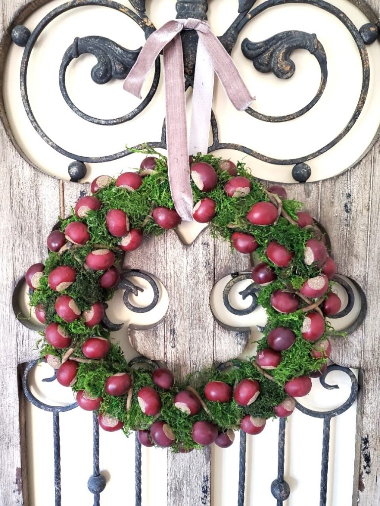 chestnut-wreath-diy-hanging