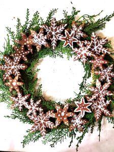 gingerbread-salt-dough-wreath-finished