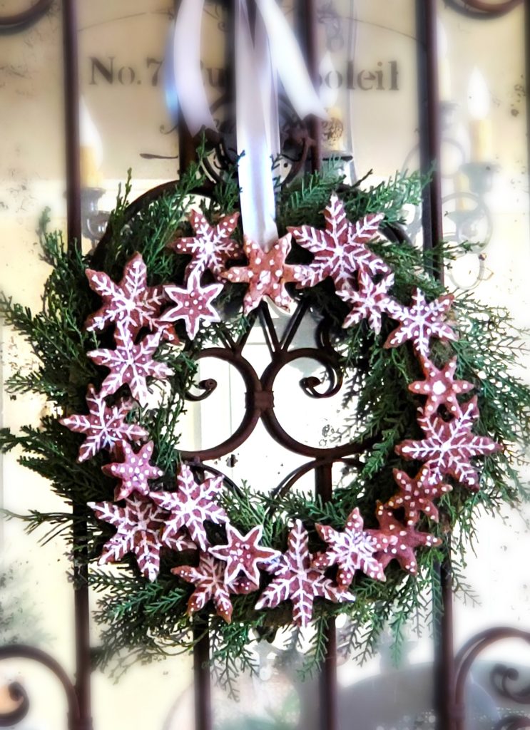 gingerbread-salt-dough-wreath-hanging-door
