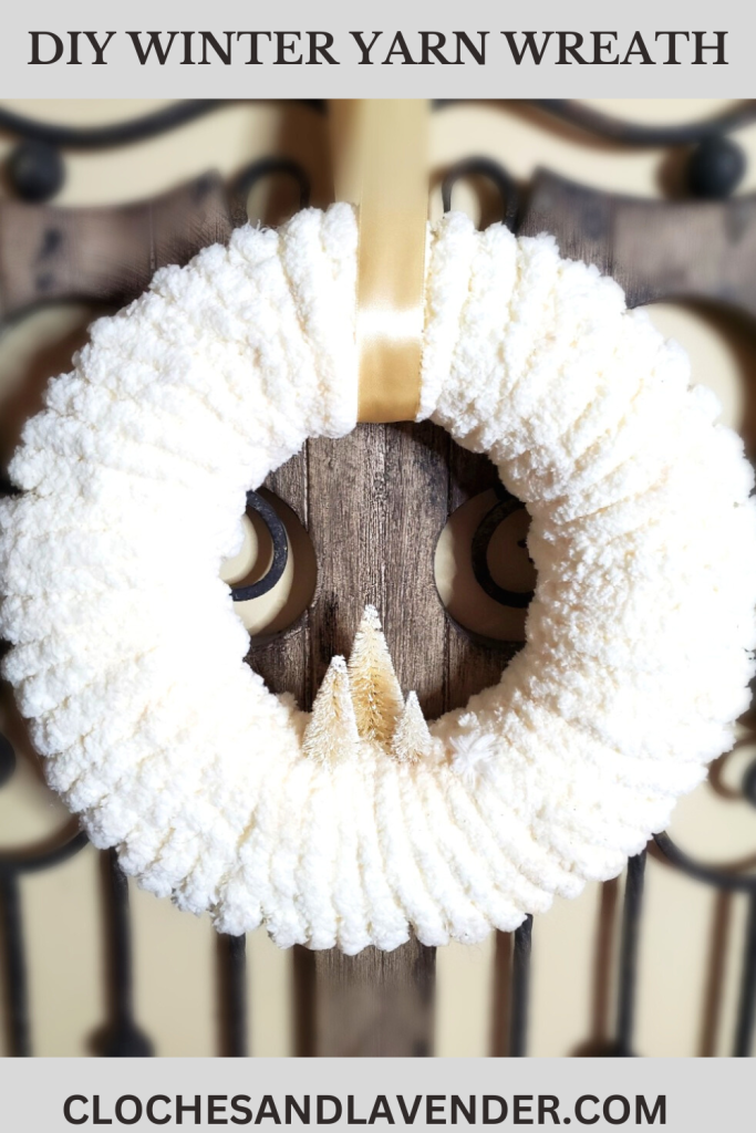 DIY-WINTER-YARN-WREATH-PIN