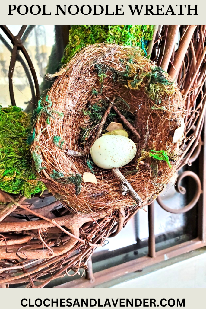 POOL-NOODLE-WREATH-PIN