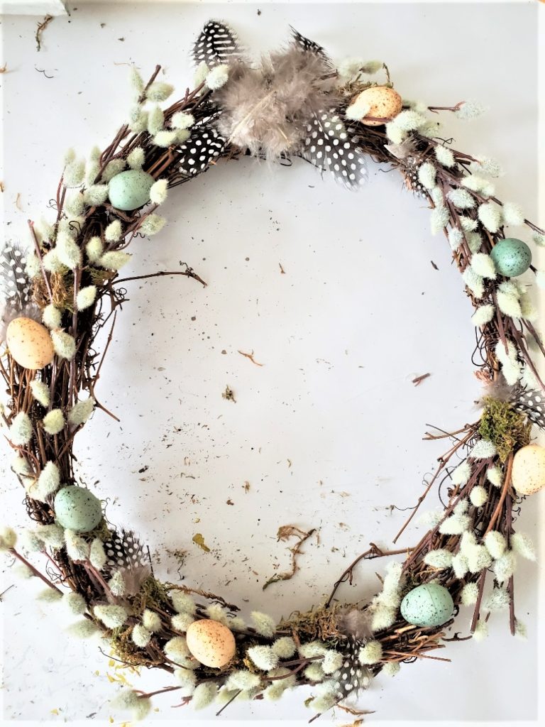 easy-natural-spring-wreath-finished-wreath-before-hanging