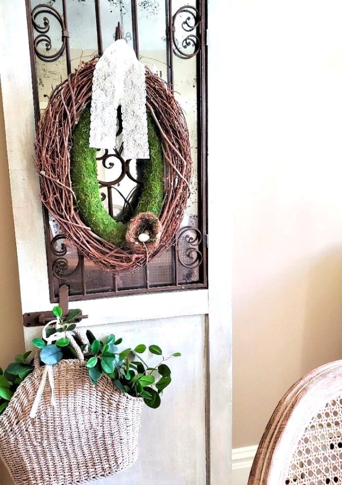 easy-pool-noodle-grapevine-wreath-on-door-featured-image