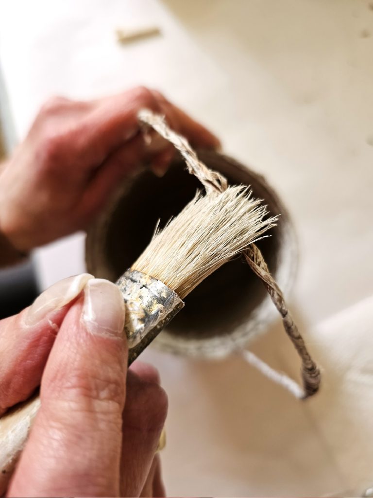 dry-brushing-the-handle-with-white-paint