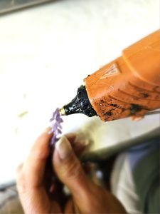 diy-peat-pot-wreath-idea-to-make-adding-glue-to-lavender-tip