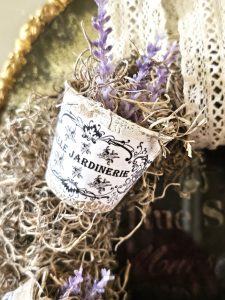 closer-look-pot-with-lavender