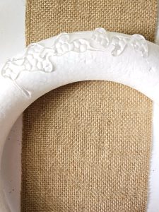 glue-wreath-form