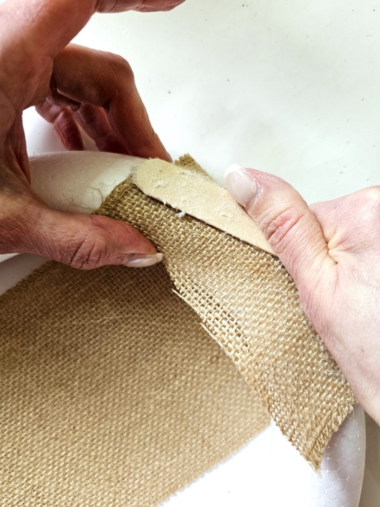 diy-peat-pot-wreath-idea-holding-burlap-to-set-popsicle-stick