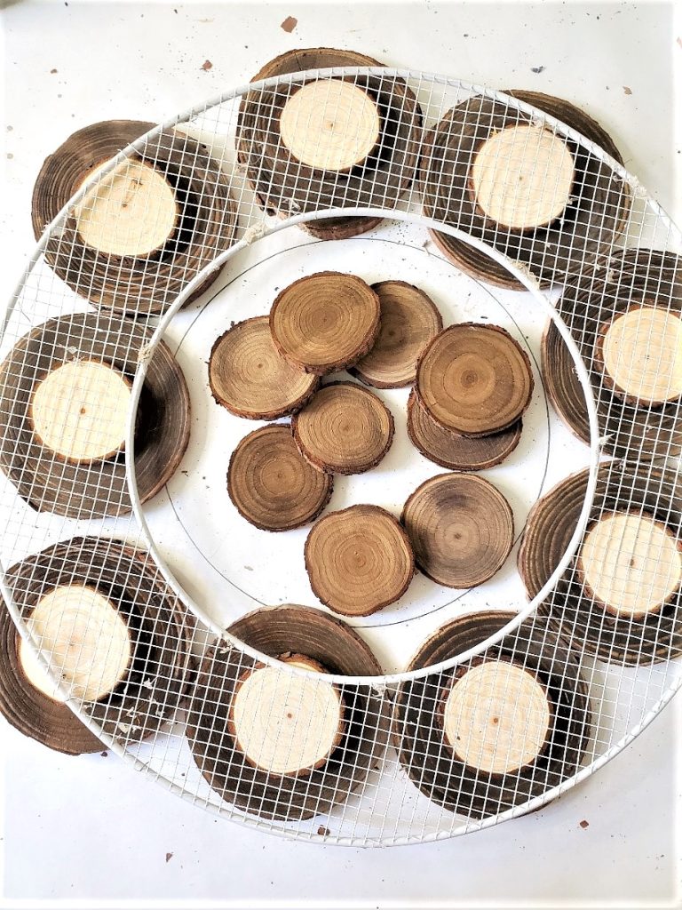 doing-a-dry-run-before-gluing-wood-rounds