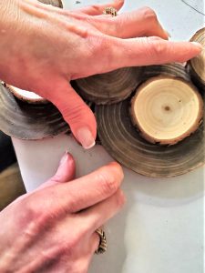 how-to-decorate-a-wire-wreath-frame-holding-hazlenut-to-set