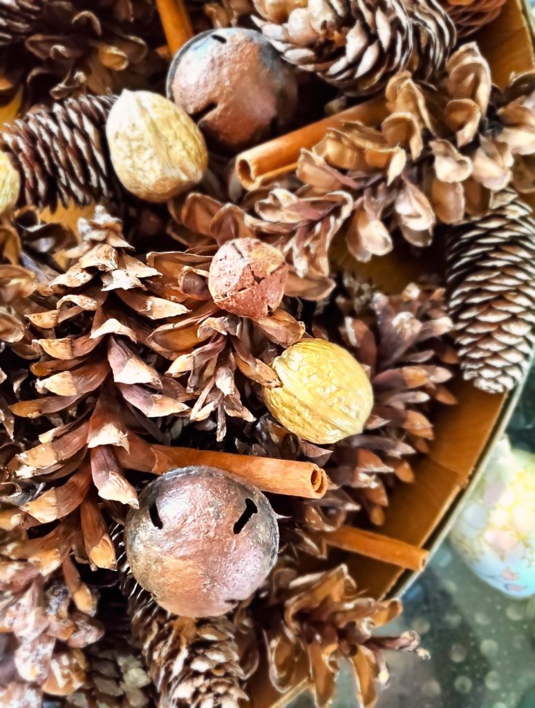 preserving-pinecones-for-craft-and-decor-centerpiece-for-christmas-and-winter