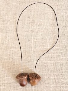 napkin-ring-finished-with-two-acorns