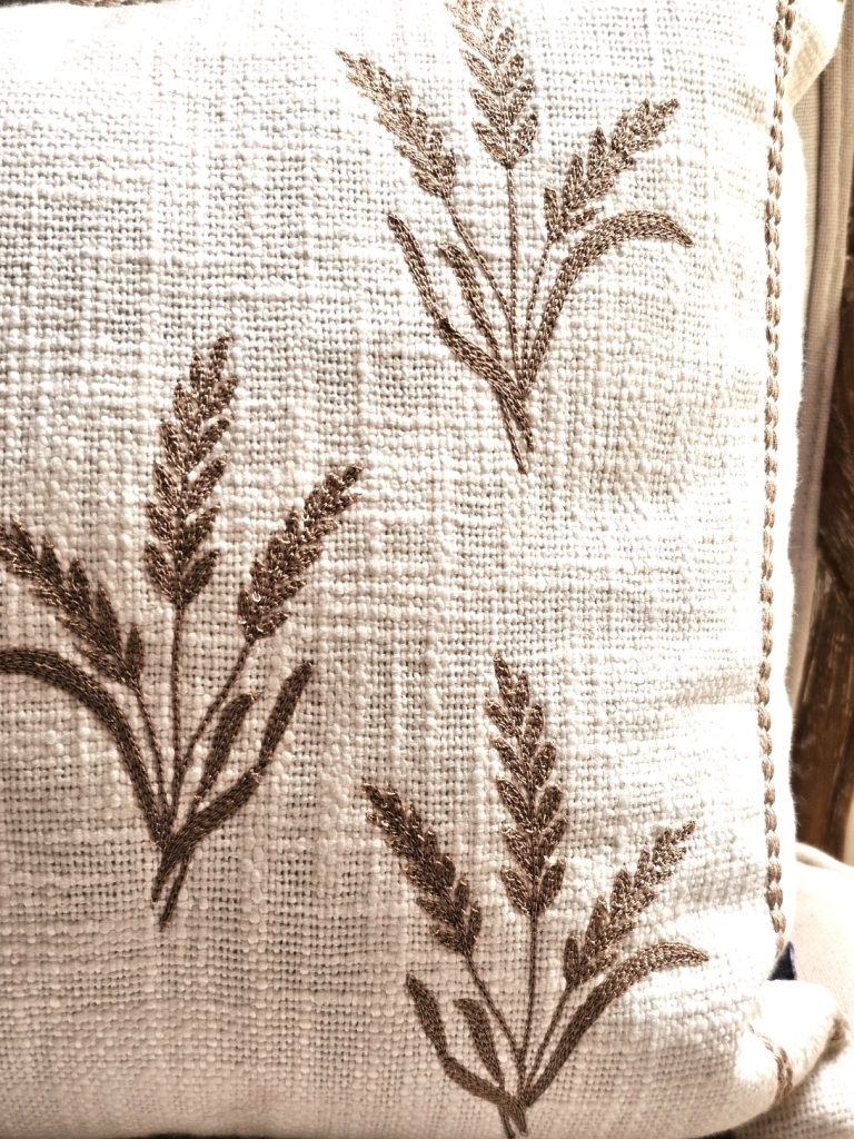 close-up-pillows-with-wheat-bundles-stitched-on-them