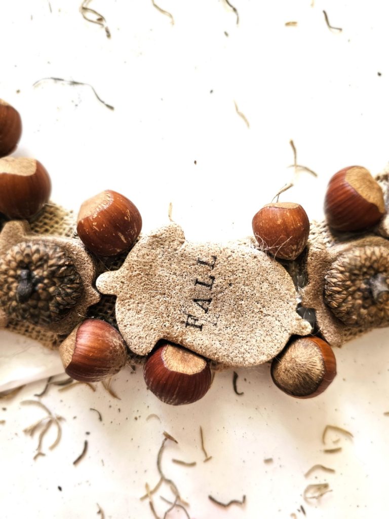 larger-acorn-acorn-caps-hazelnuts-glued-to-wreath
