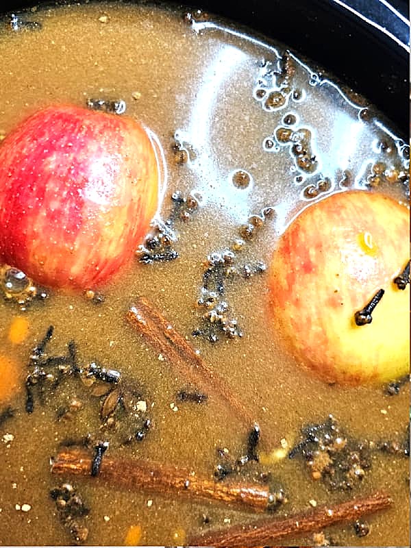 easy-pumpkin-spice-simmer-pot-in-regular-size-crock-pot