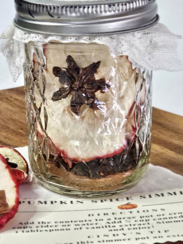 easy-pumpkin-spice-simmer-pot-spices-apple-in-mason-jar-with-lid-as-a-gift