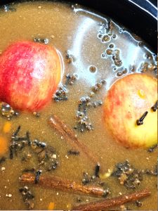 spice-up-fall-now-with-an-easy-pumpkin-simmer-pot-in-regular-size-crock-pot