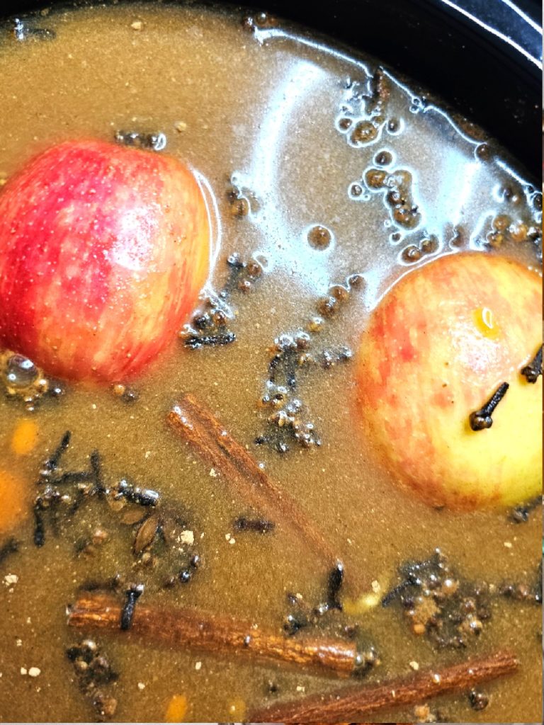 spice-up-fall-now-with-an-easy-pumpkin-simmer-pot-in-regular-size-crock-pot