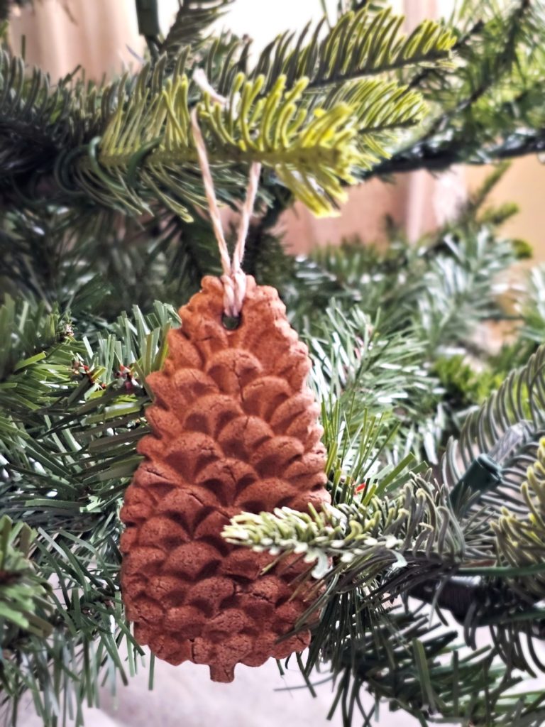 pinecone-salt-dough-ornament