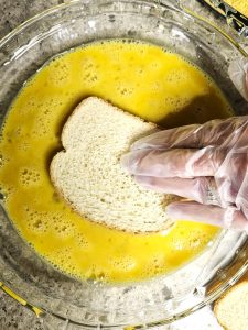 dipping-bread-the-egg
