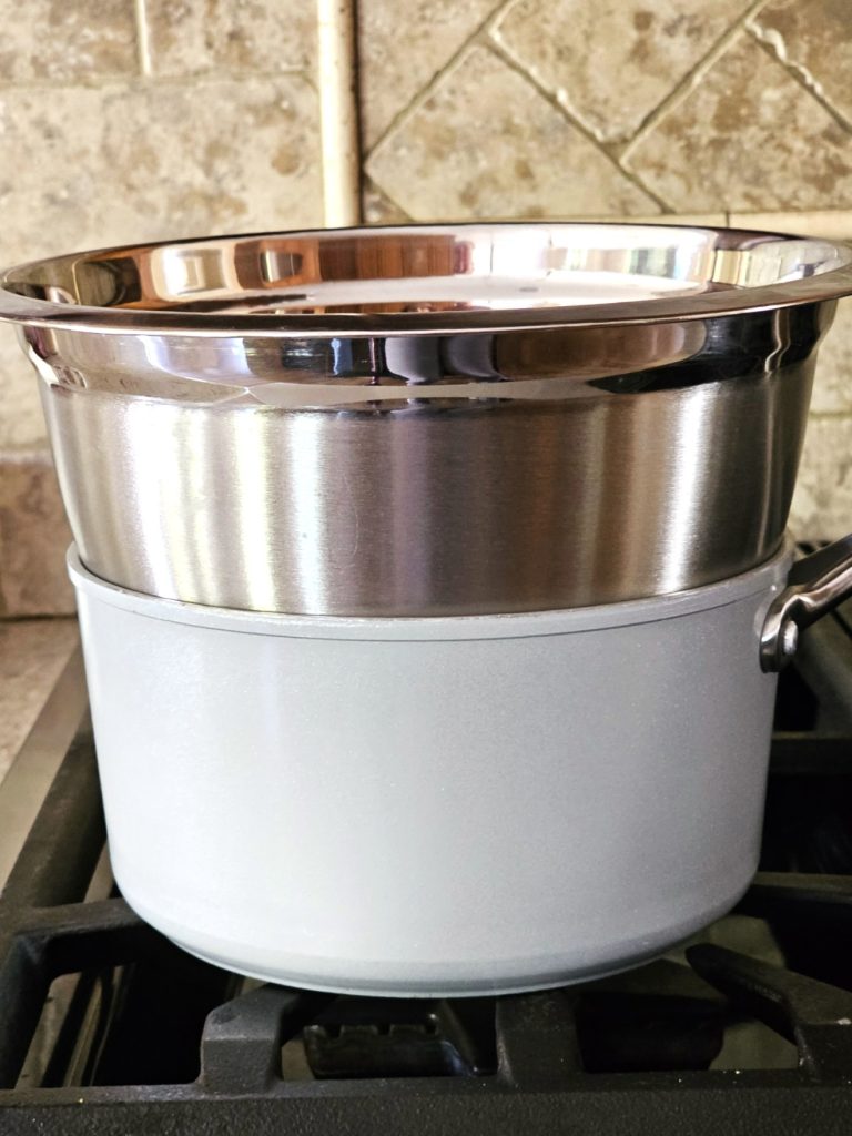 bowl-in-saucepan-for-boubleboiler