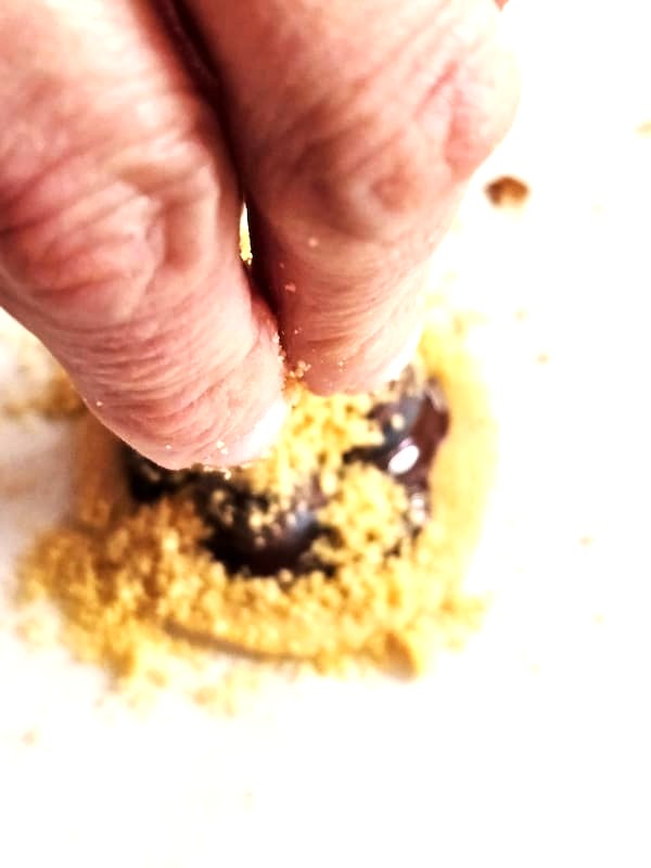 adding-cookie-crumbs
