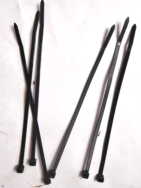 six-plastic-ties