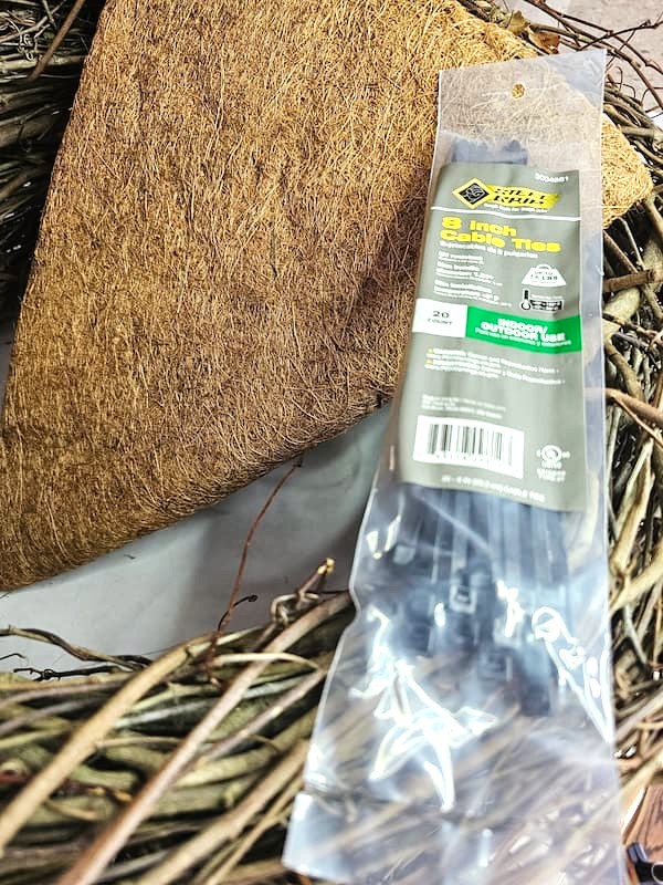 supplies-coconut-liner-wreaths-ties