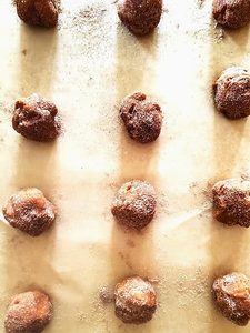 cookie-balls-coated-in-mixture