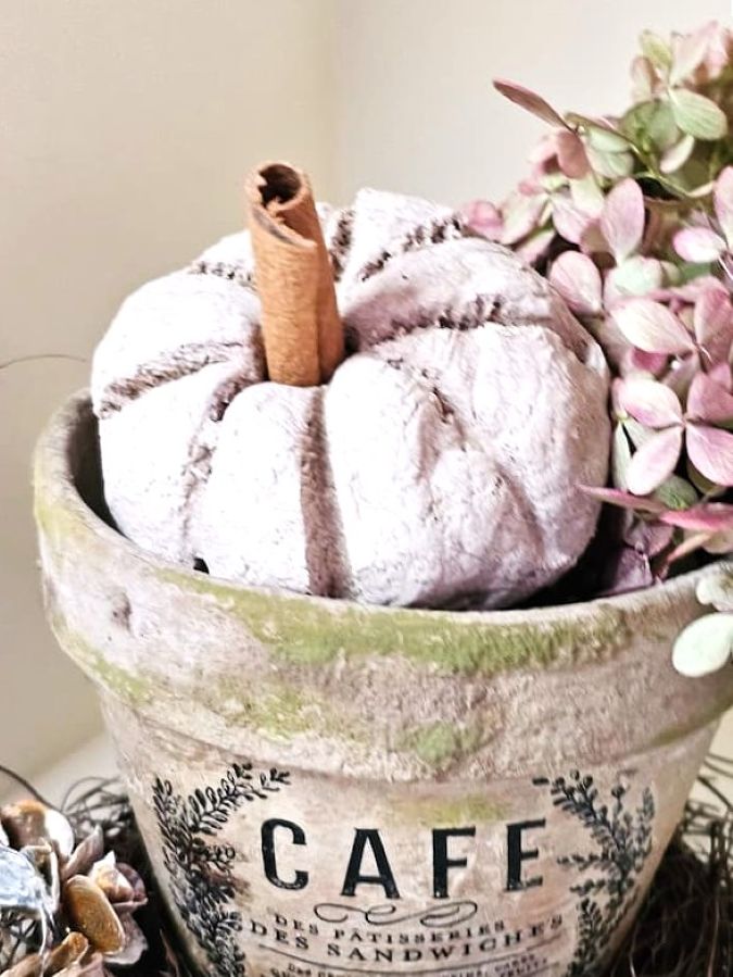 diy-salt-dough-pumpkins-make-cozy-fall-decor-close-look-at-finished-pumpkin-featured-image