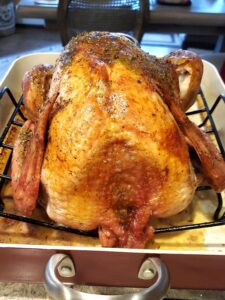 juicy-and-crispy-roast-turkey-recipe-perfect-every-time-finishesd-turkey-featured-imasge