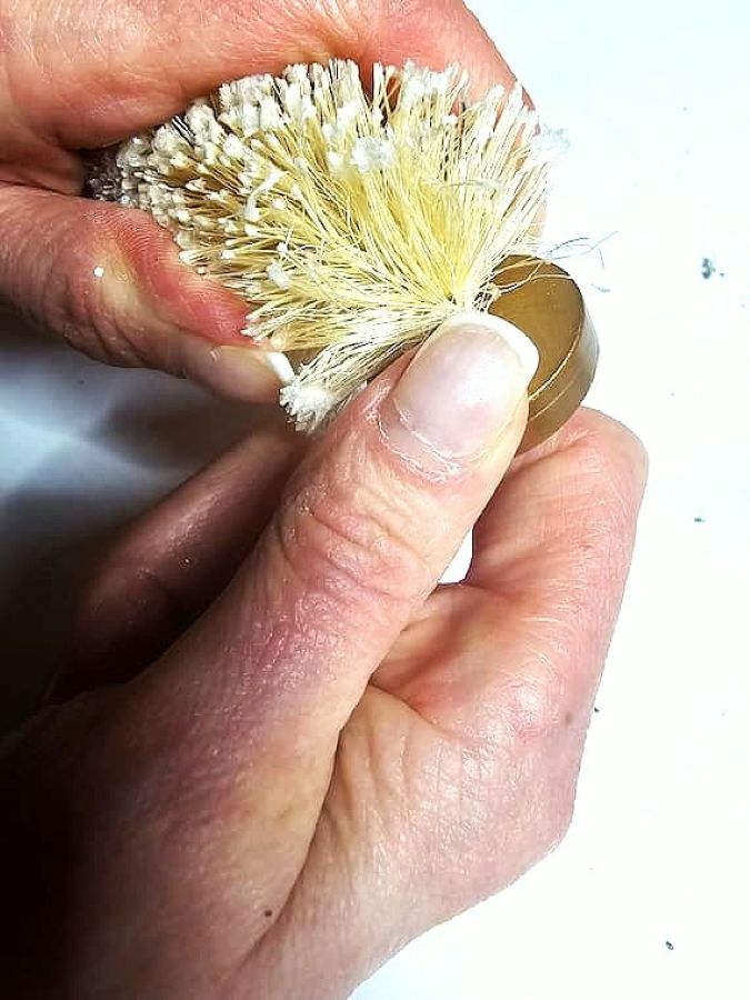 DIY-bottle-brush-star-tree-topper-easy-craft-idea-me-bending-tree-featured-image