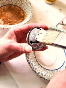 adding-first-coat-of-glue