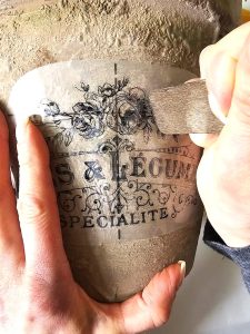 me-rubbing-the-transfer-on-the-pot