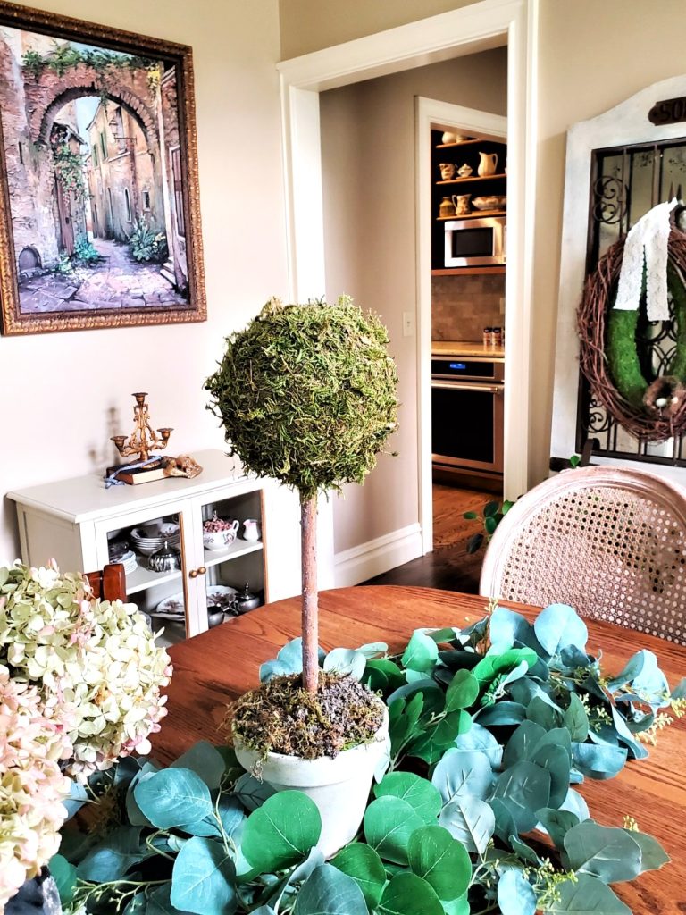 topiary-with-faux-dirt