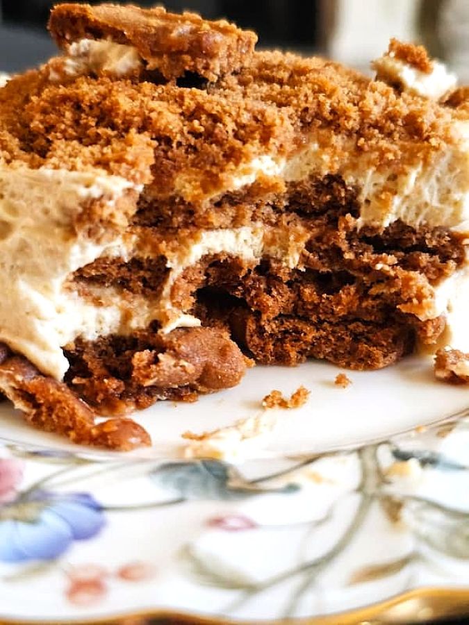 biscoff-icebox-cake-easy-no-bake-dessert-showing-layers-of-cake-featured-image