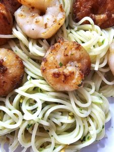 close-look-at-pesto-pasta-and-shrimp